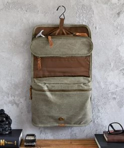 Life Of Riley Canvas Hanging Wash Bag. Great For Home And Travel Father's Day