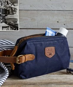 Life Of Riley Waxed Canvas Weekend And Wash Bag Set Waxed Canvas Gifts